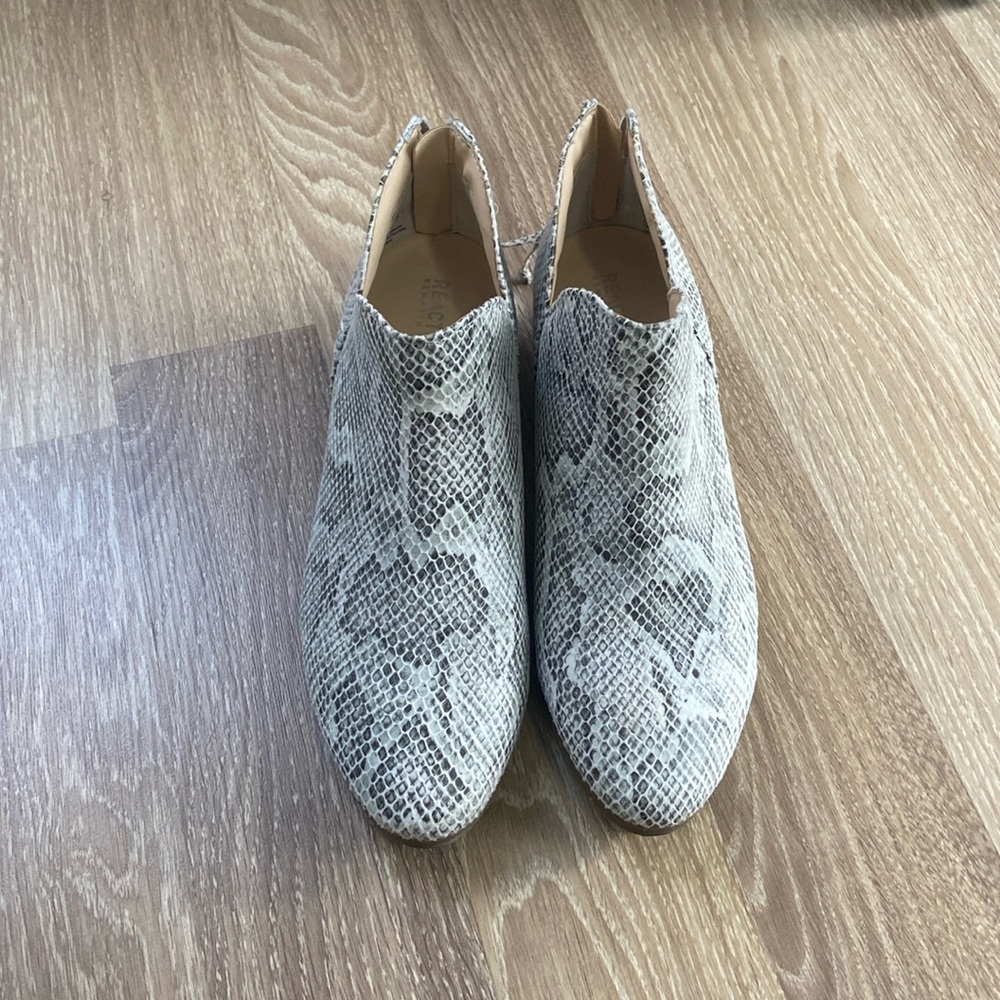 Kenneth Cole REACTION Womens Side Way Ankle Boot Size 9.5
